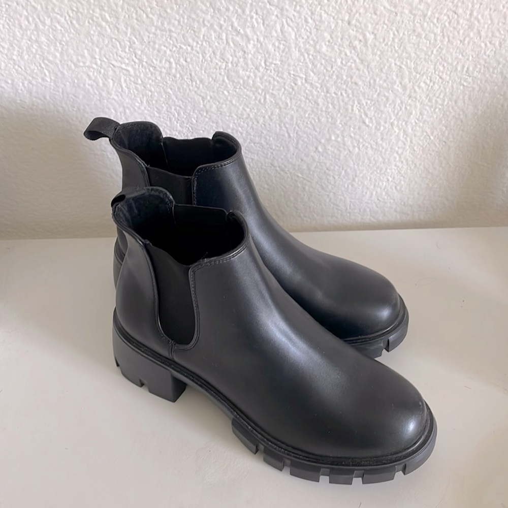 Steve Madden Howler Ankle Boot (women’s)